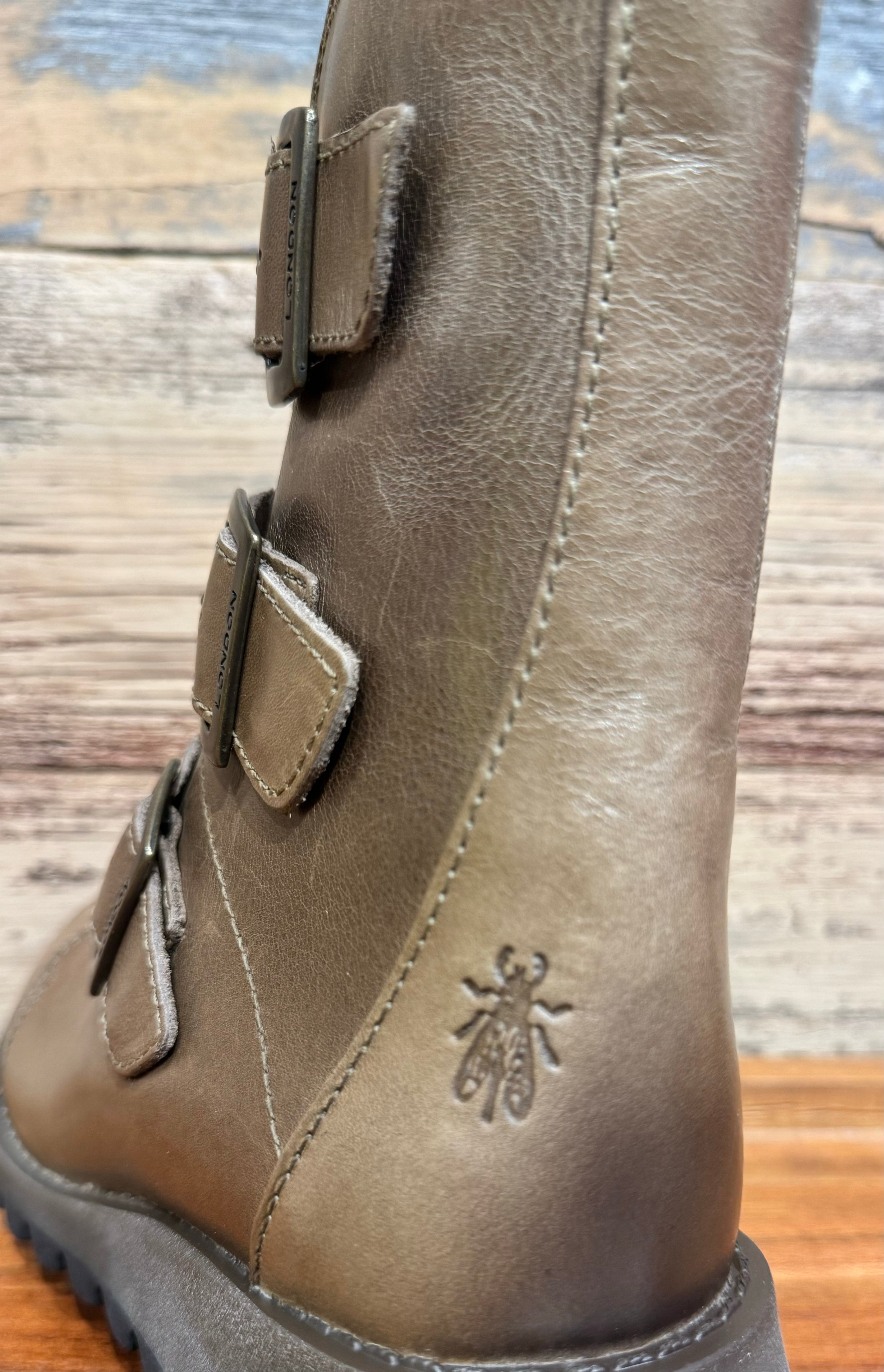Scop Boot Taupe Rug - Urban Shoetique