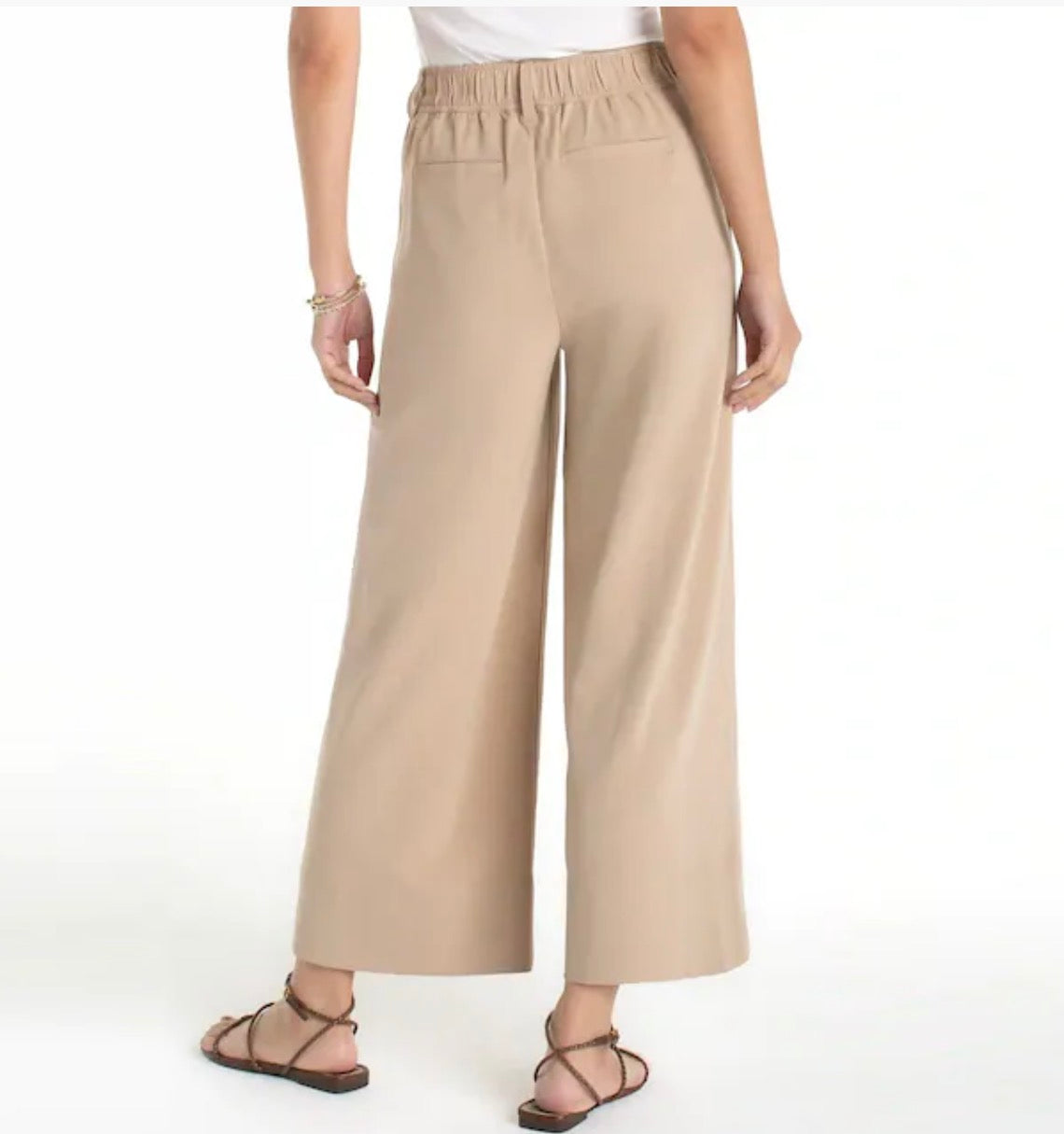 LM7B06TS39 Pleated Wide Leg Crop Trouser in cappuccino - Urban Shoetique