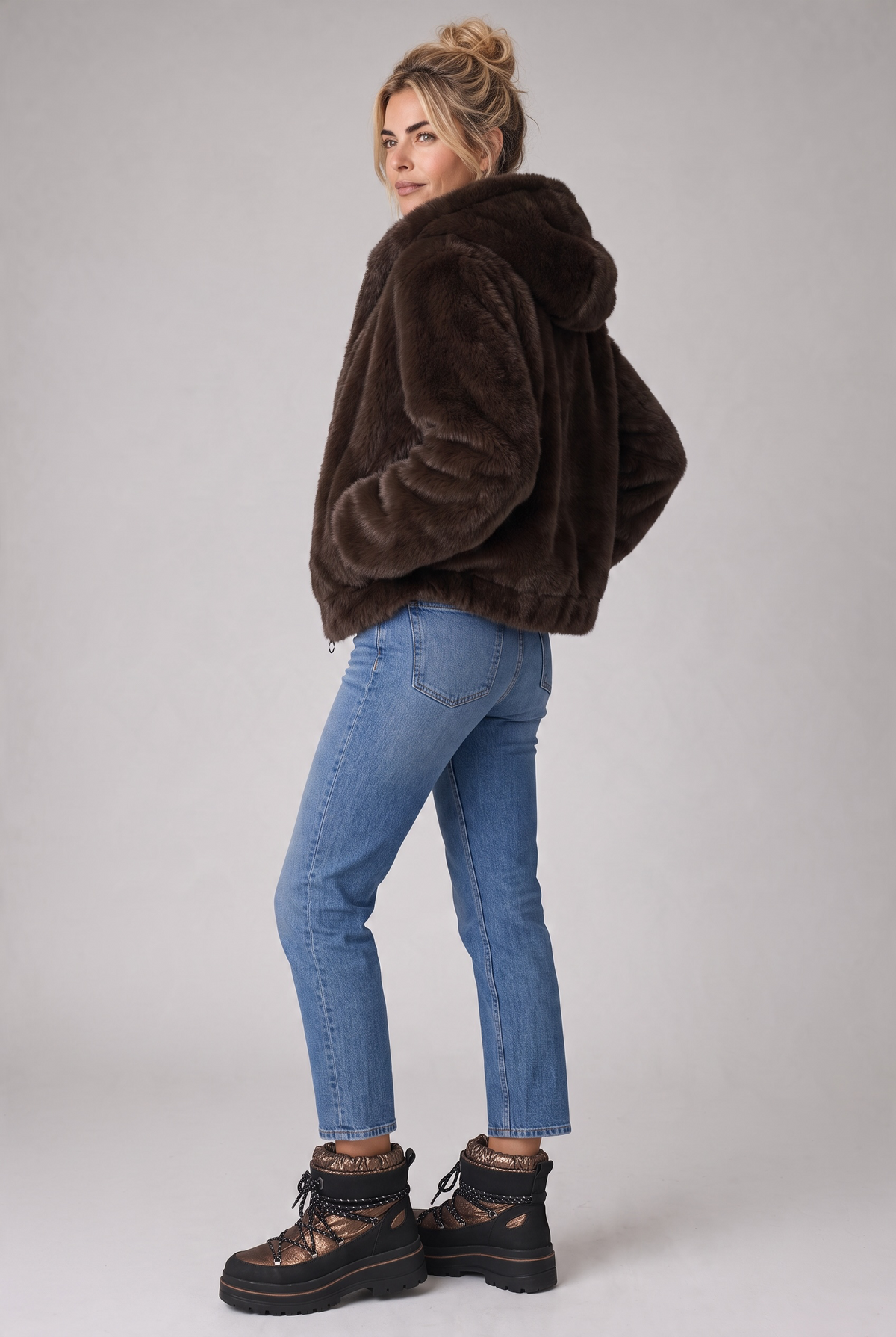 Eternelle 9-FW2632-9 Faux Fur Hooded Zip up Jacket