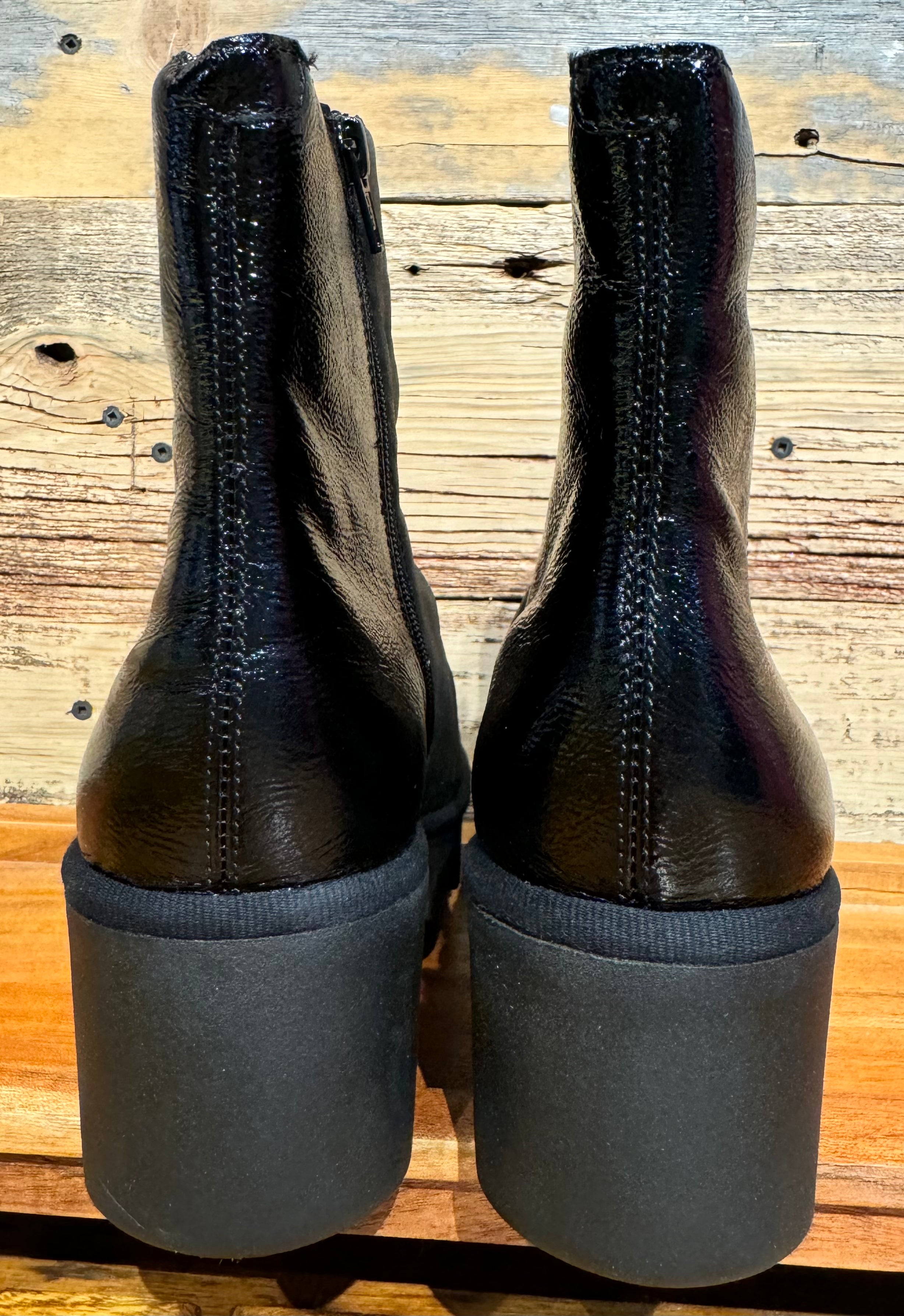 Baan538 Silver/Black - Urban Shoetique