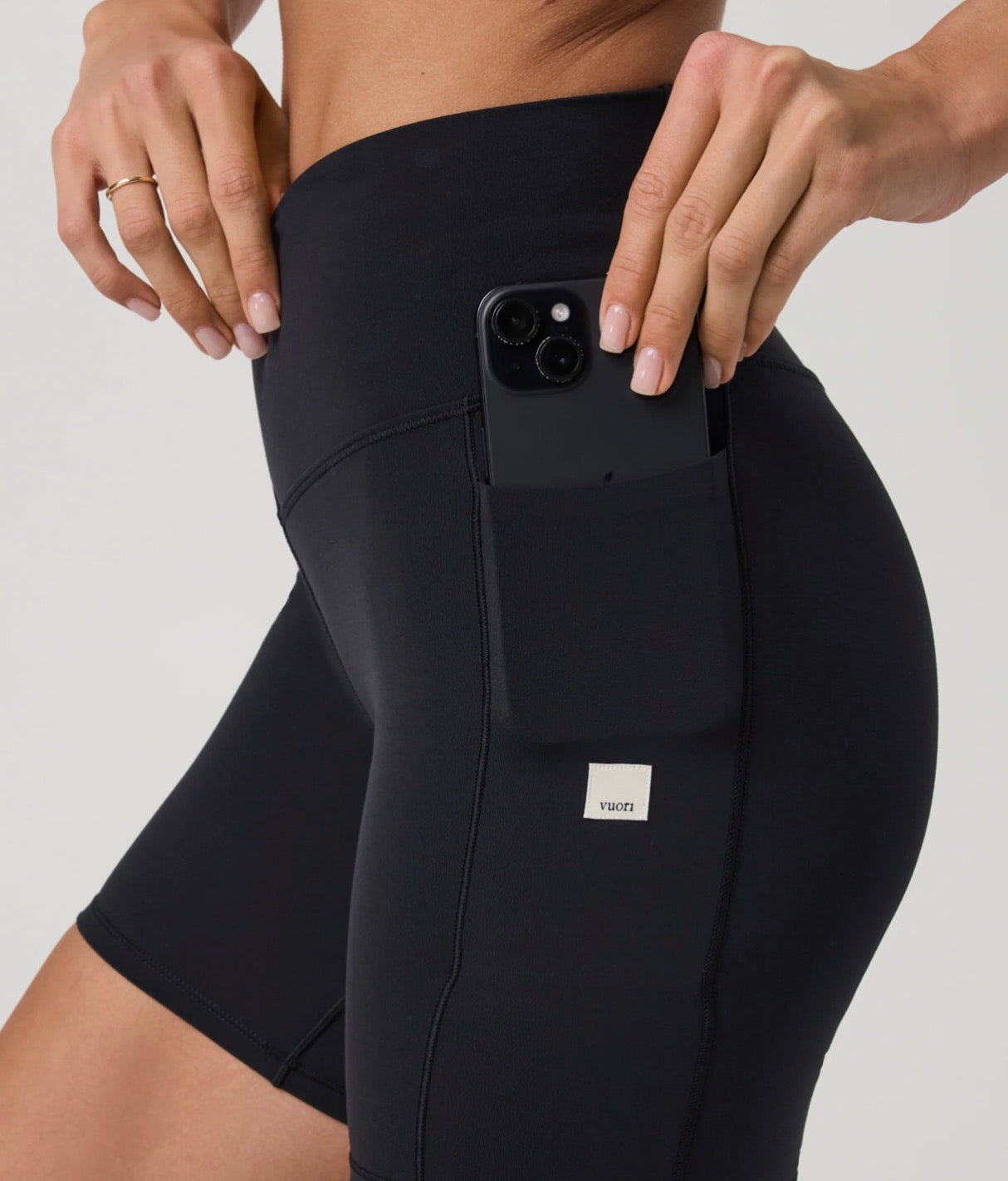 VW390 Studio Pocket Short