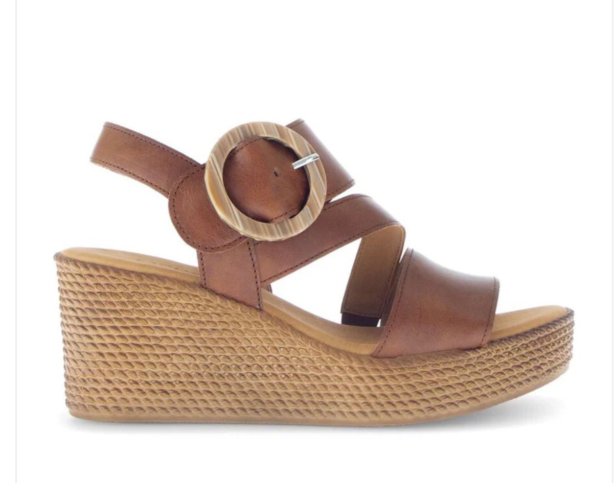 64.770.24 Wedge Sandal Camel