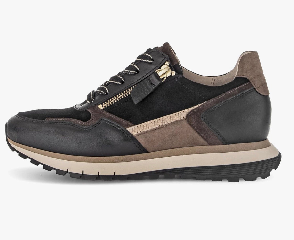 76.378.67 Sneaker Whiskey