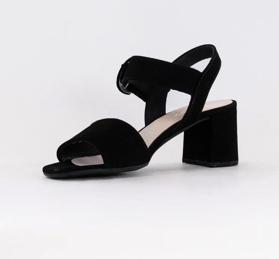 21.710.17 Samtchevreau Ankle One Strap Suede Black