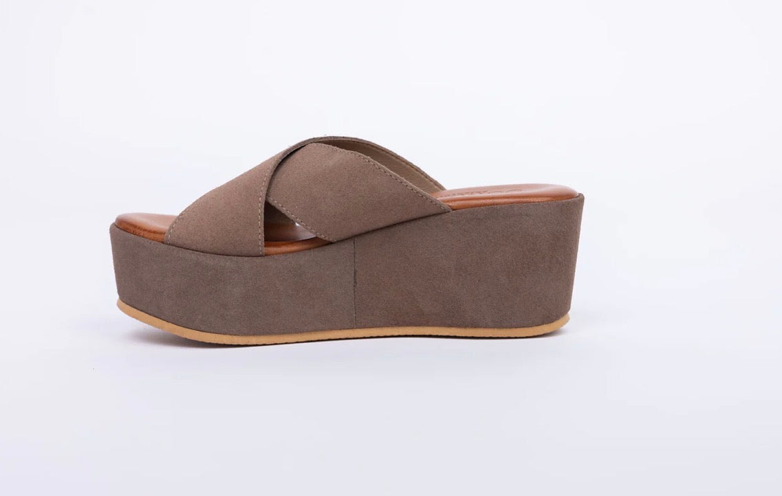 Bella 2 Taupe Suede