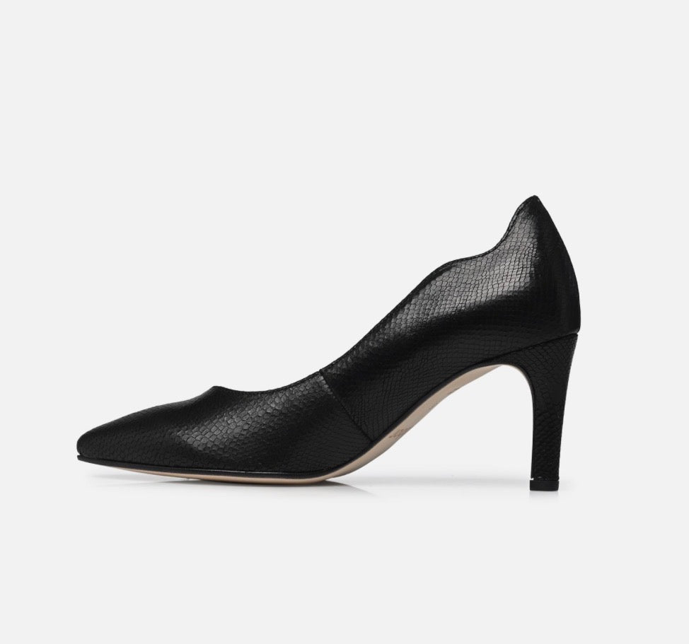 71.381.47 Pump Black Cobra