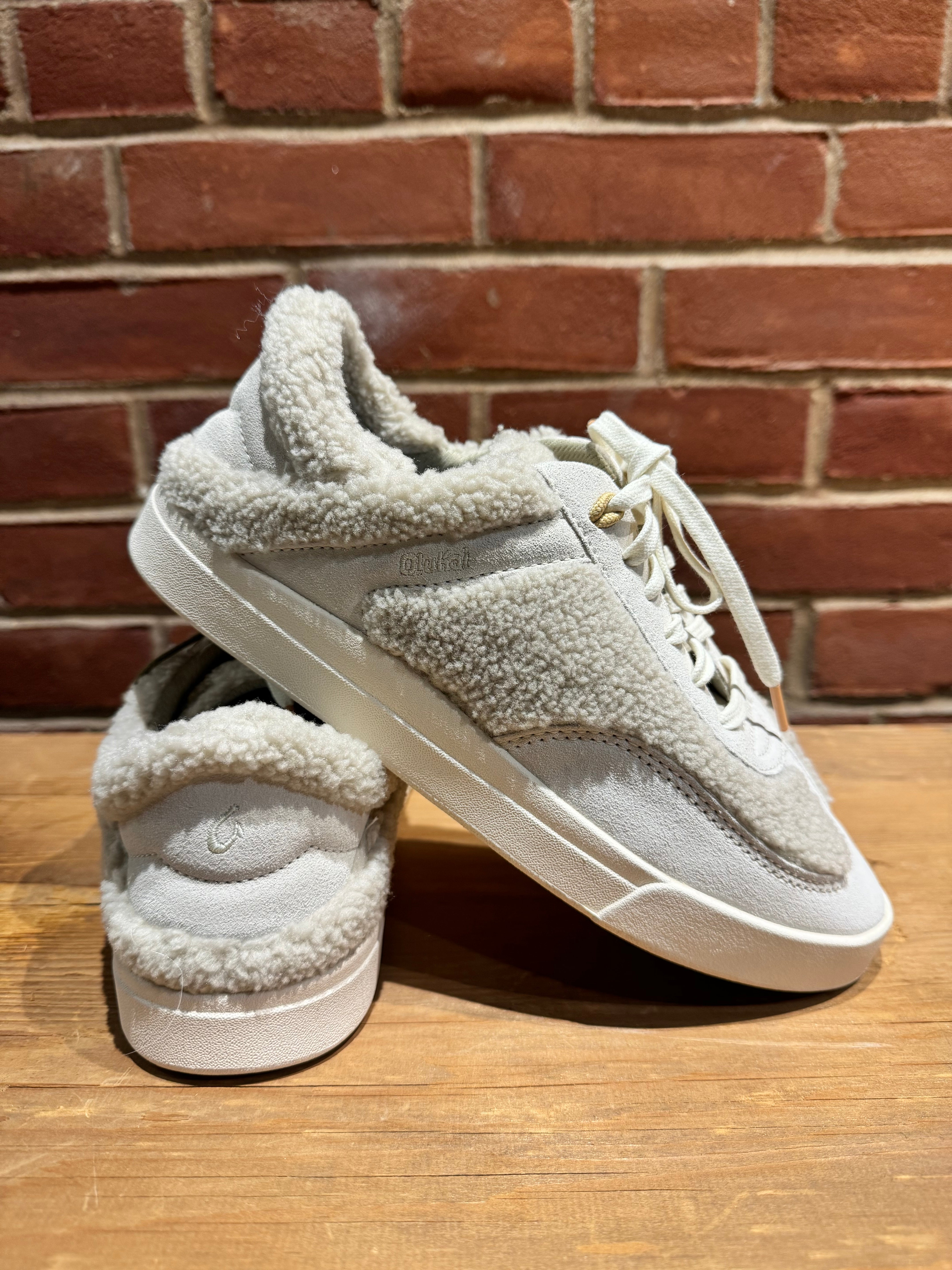 Kilea Heu Women’s Fuzzy Sherpa Sneakers - Urban Shoetique