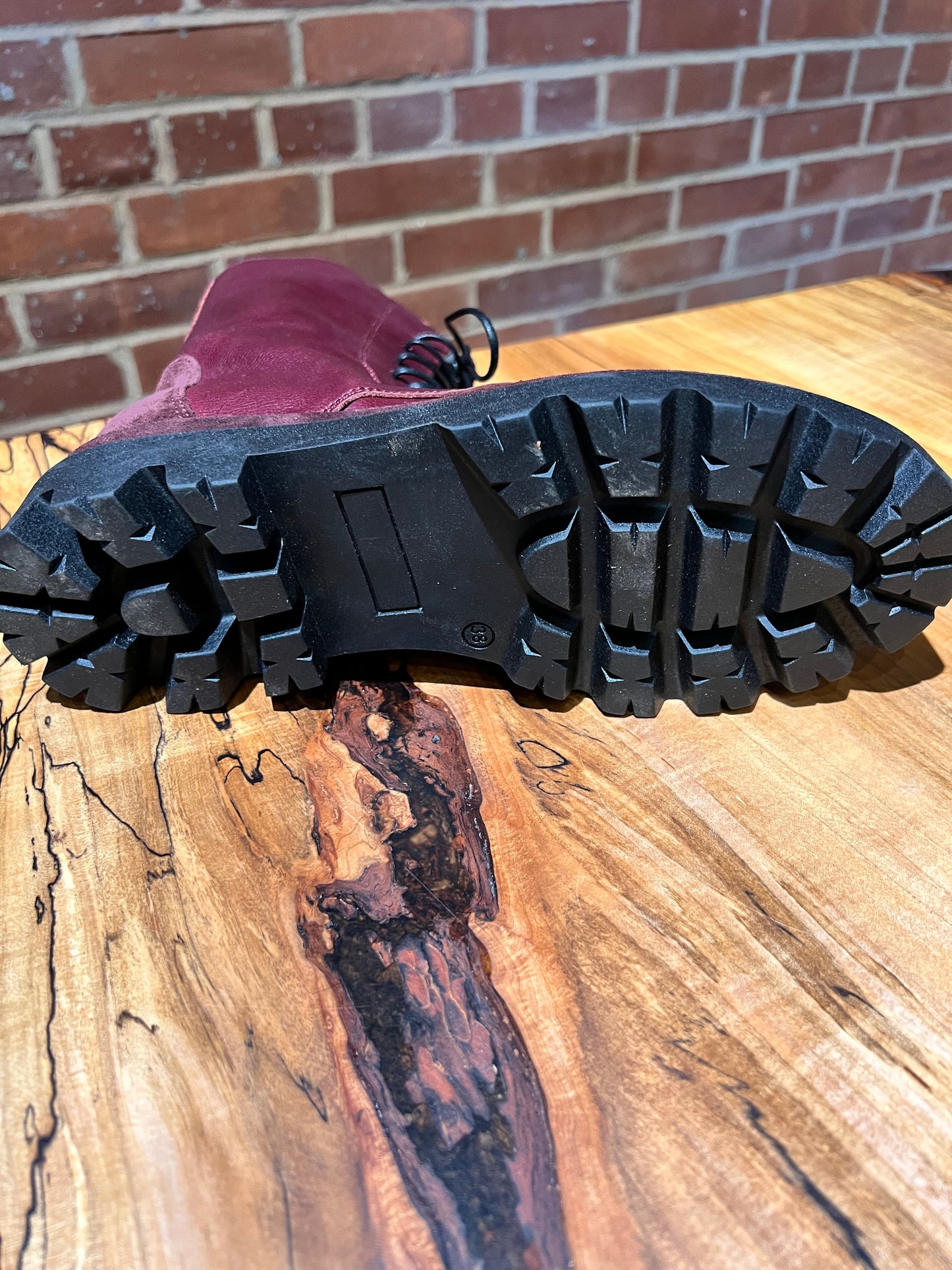 Hi Lace & Lugg Wine - Urban Shoetique