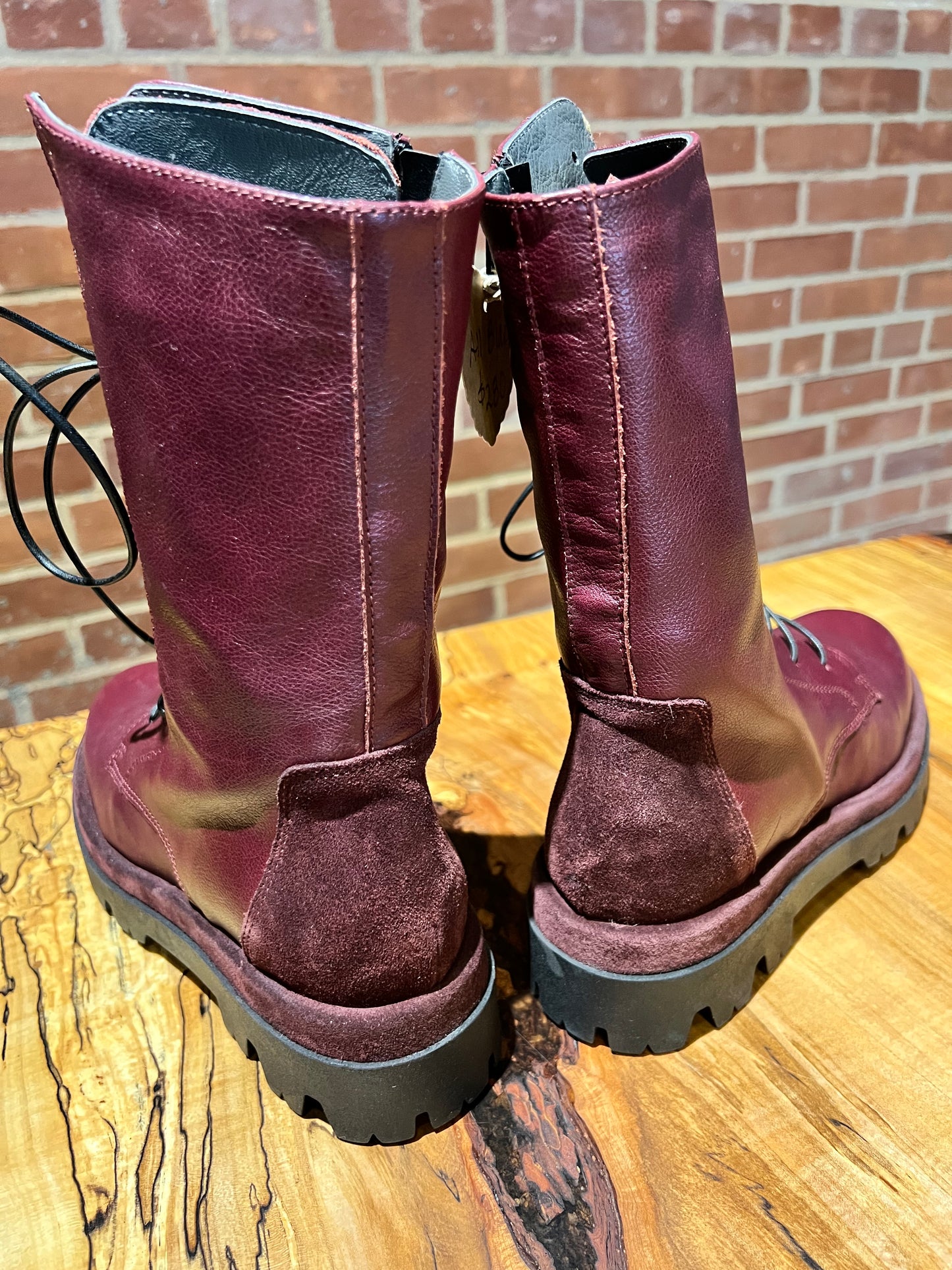 Hi Lace & Lugg Wine - Urban Shoetique