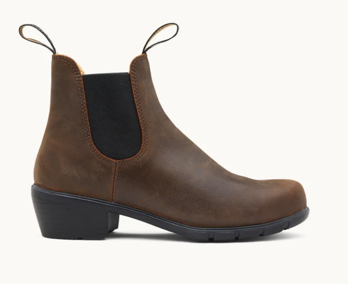 1673 Antique Brown