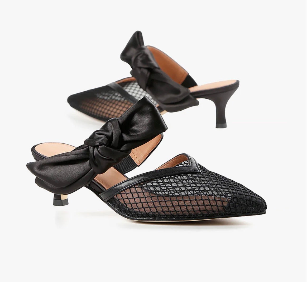 Side Bow Mule Black