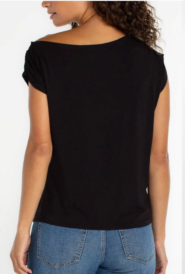 LM8K26VMK Asymmetrical Off Shoulder Knit Top in Black - Urban Shoetique