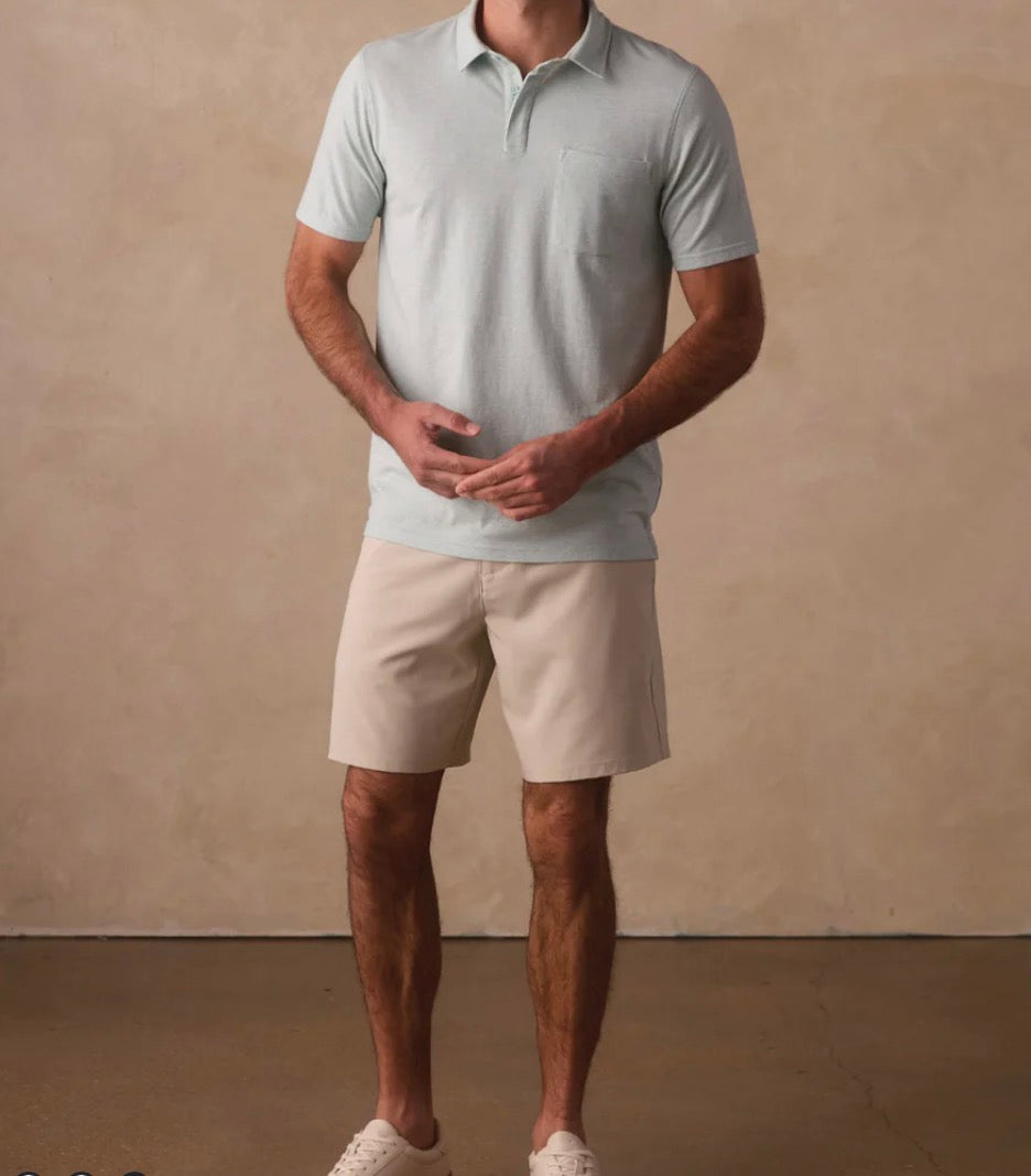 Everyday Hybrid Short in Sand Dune - Urban Shoetique