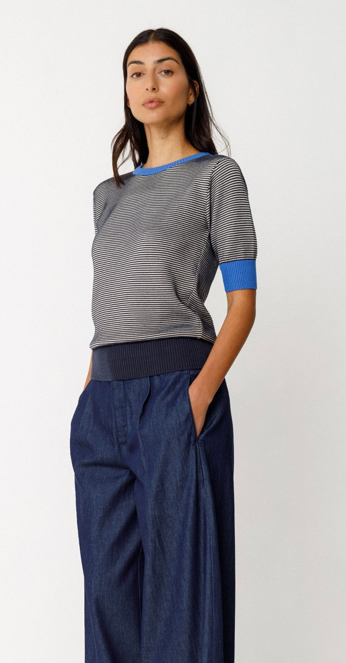 Muike-Gots Sweater in Navy - Urban Shoetique