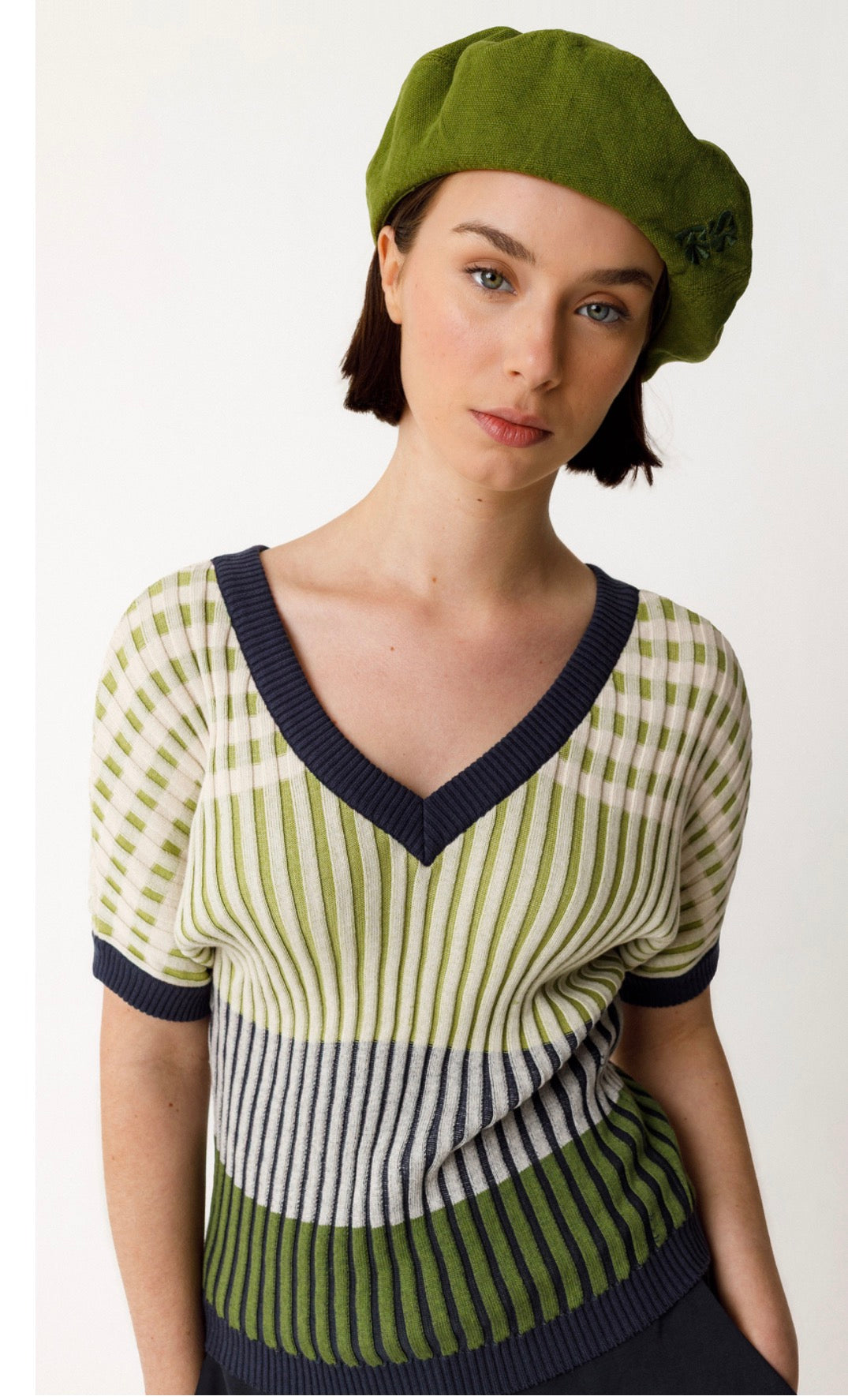 Kole-Gots Sweater in Multicolor - Urban Shoetique