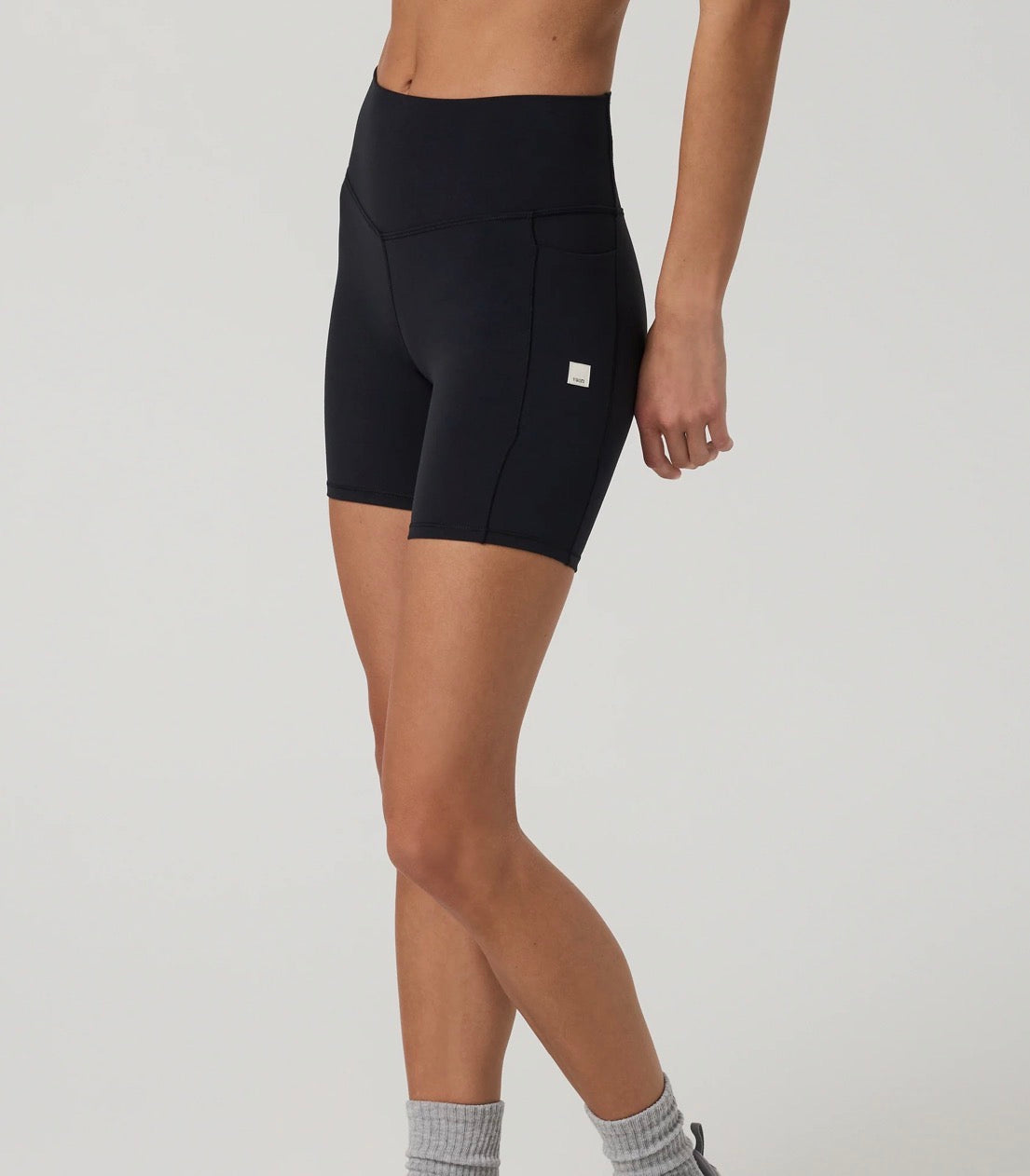 VW390 Studio Pocket Short