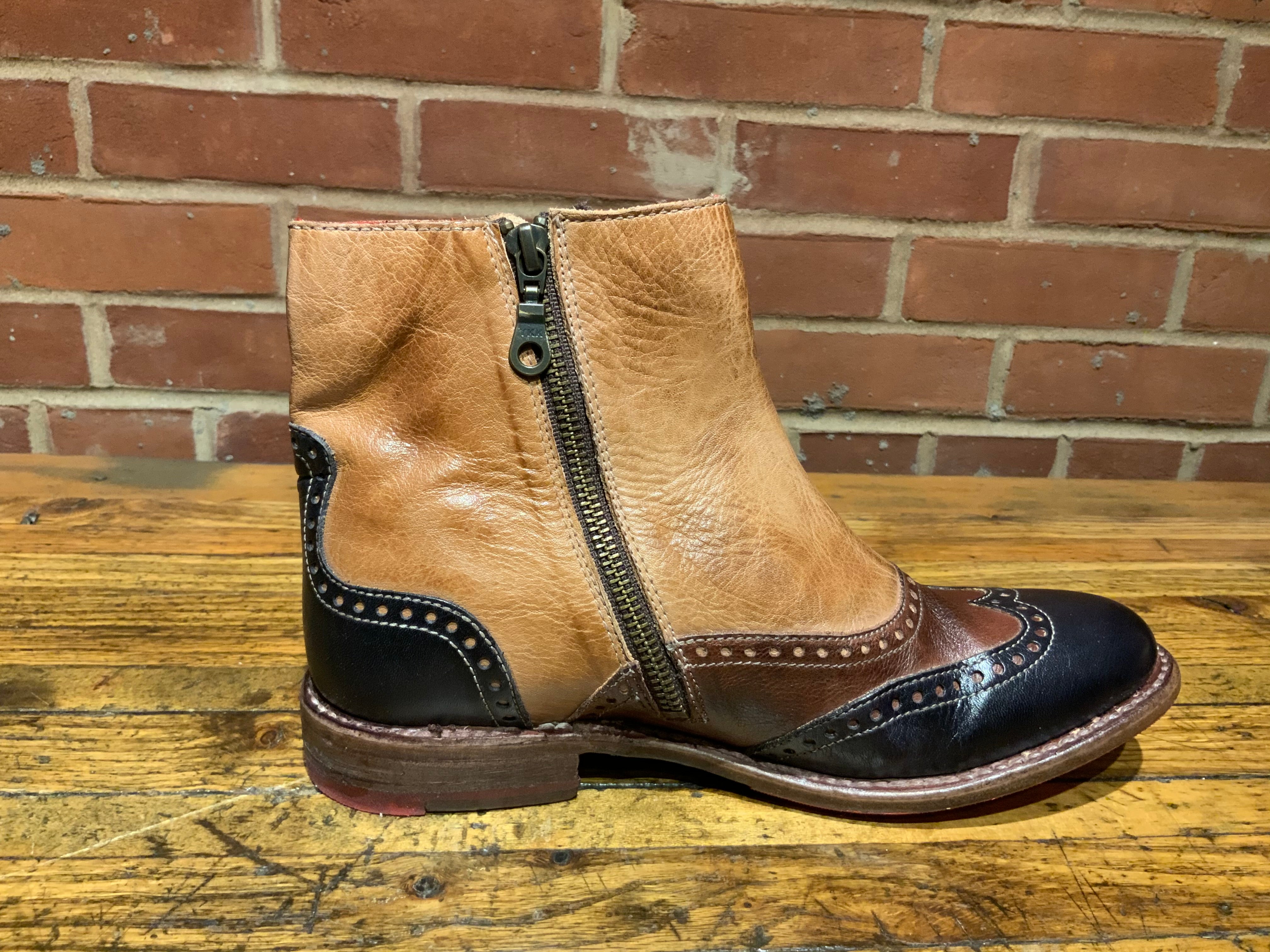 Odessa Black/Teak/Tan Rustic