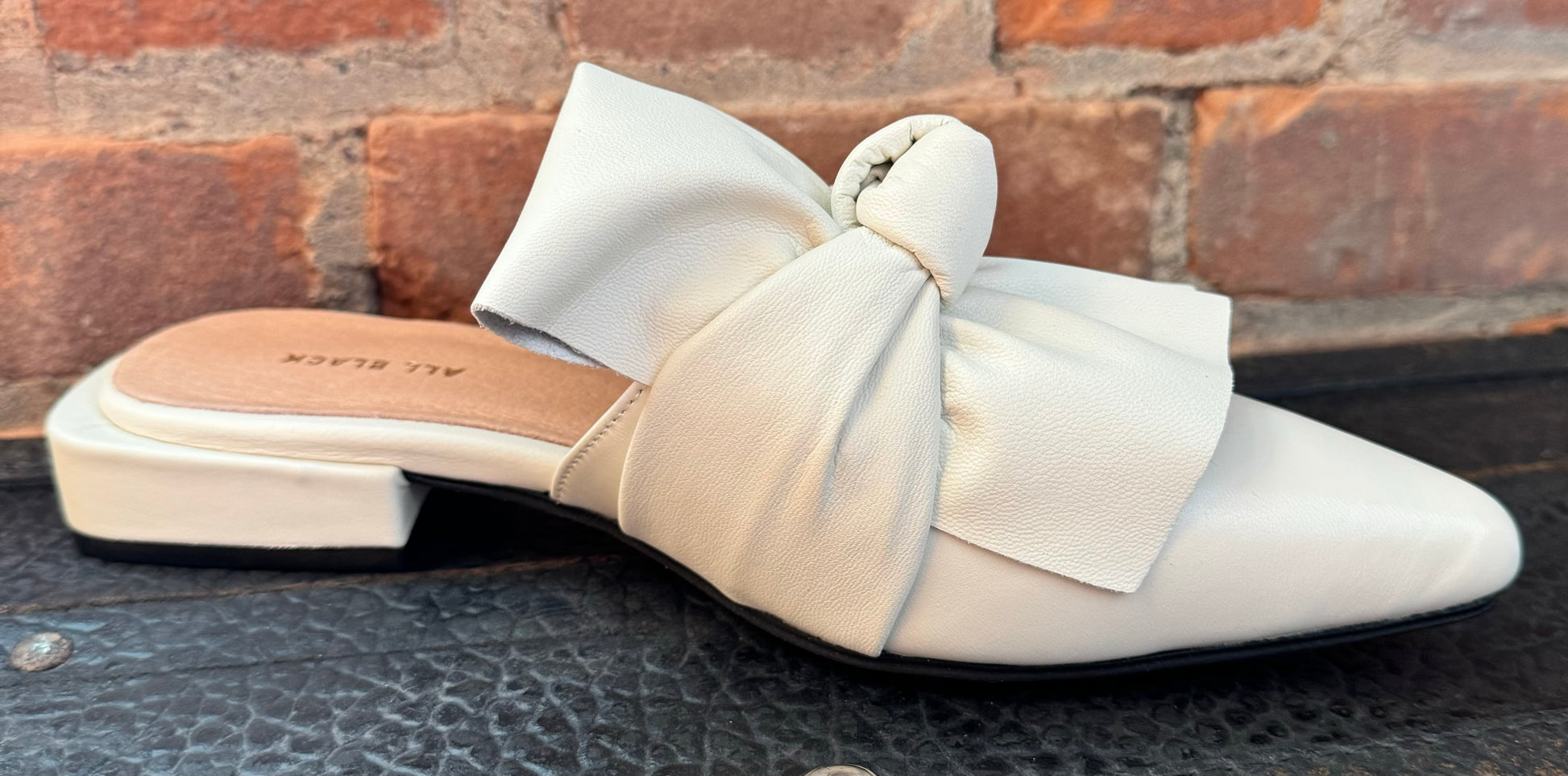 Fold & Knot Slide Ivory - Urban Shoetique