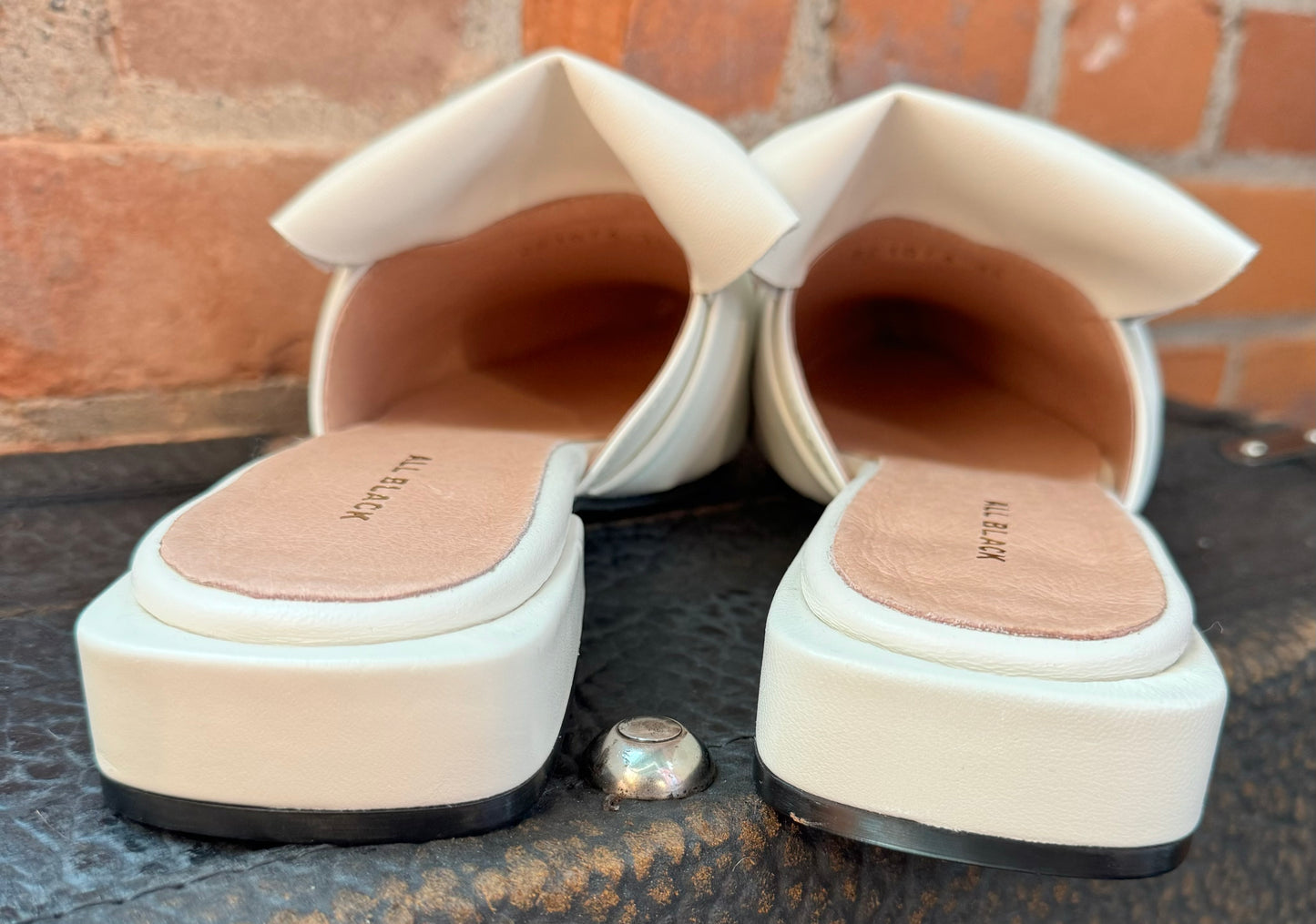 Fold & Knot Slide Ivory - Urban Shoetique