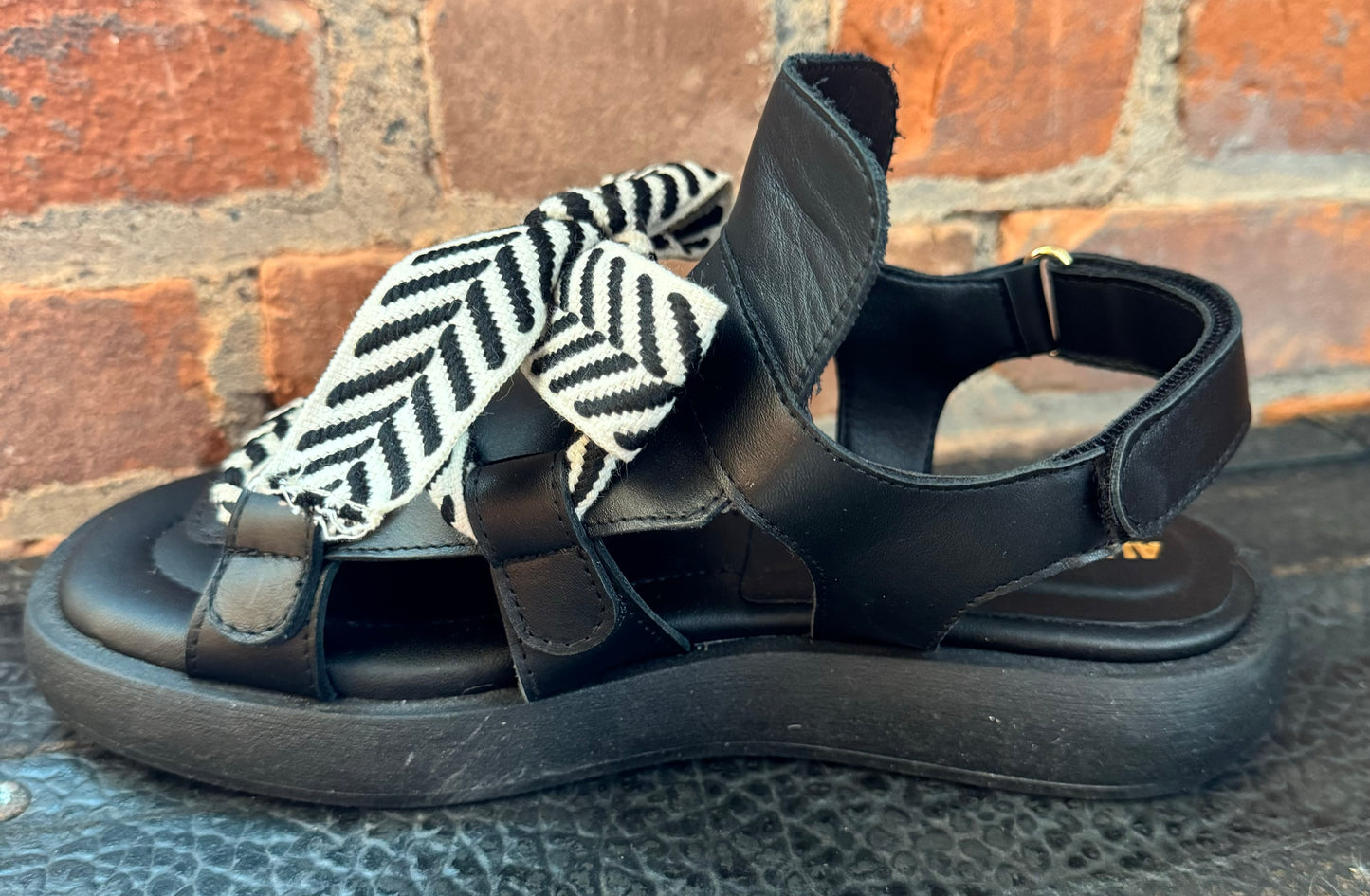 Bowlace Sandal Black - Urban Shoetique