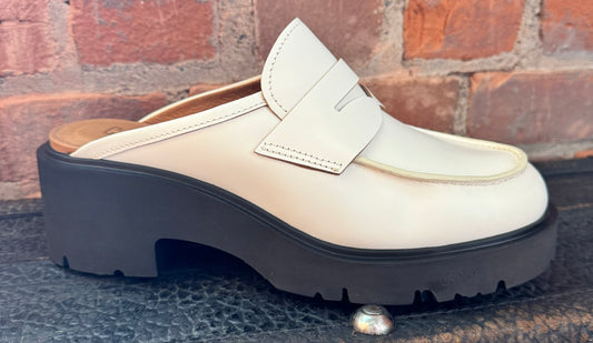 Milah Clog White - Urban Shoetique