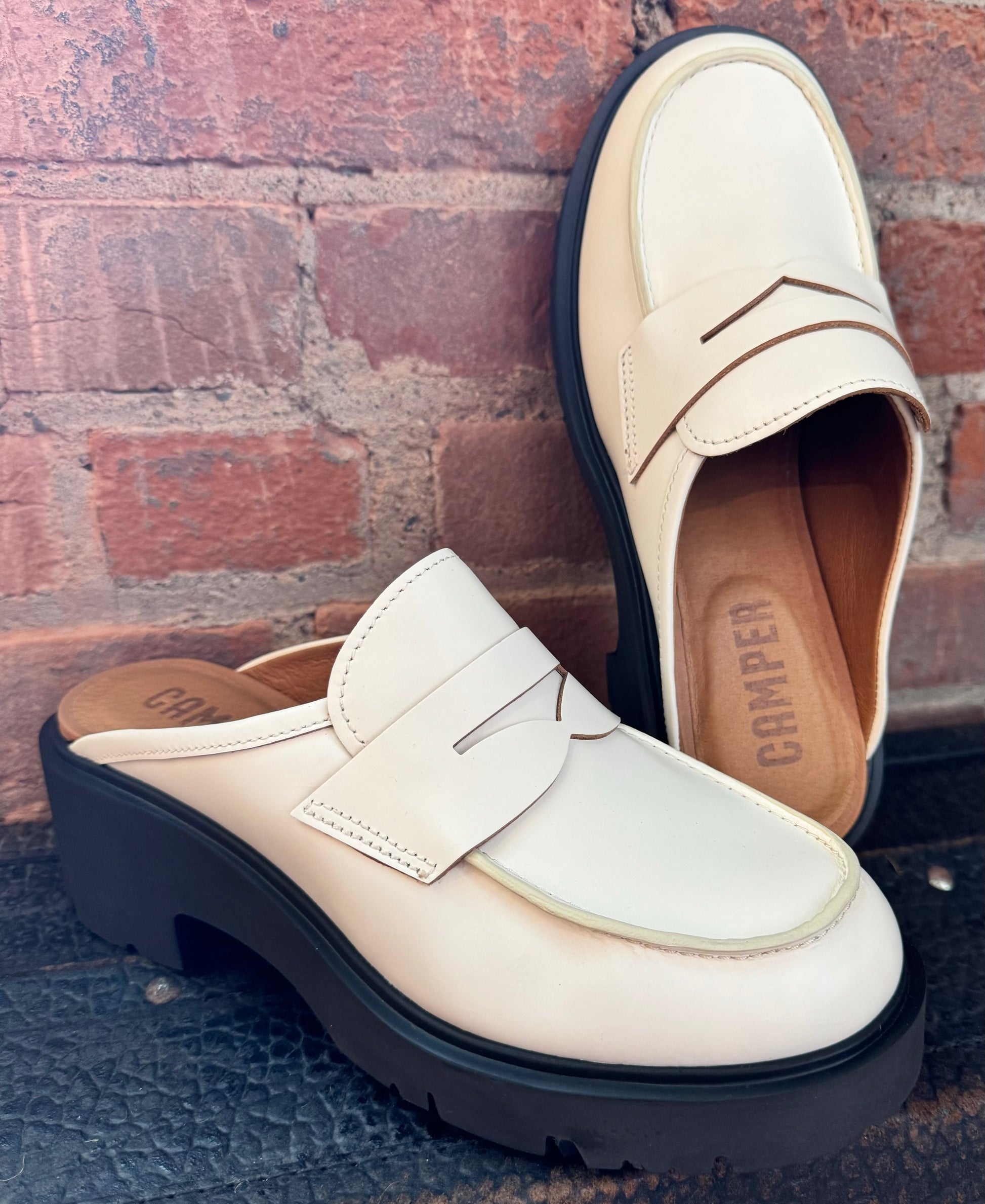 Milah Clog White - Urban Shoetique