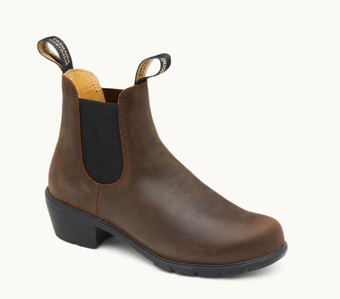 1673 Antique Brown