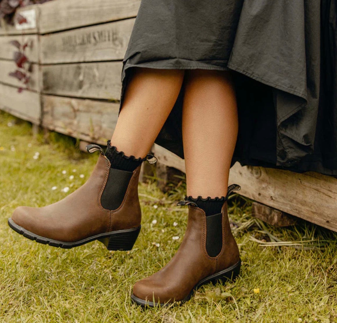 1673 Antique Brown