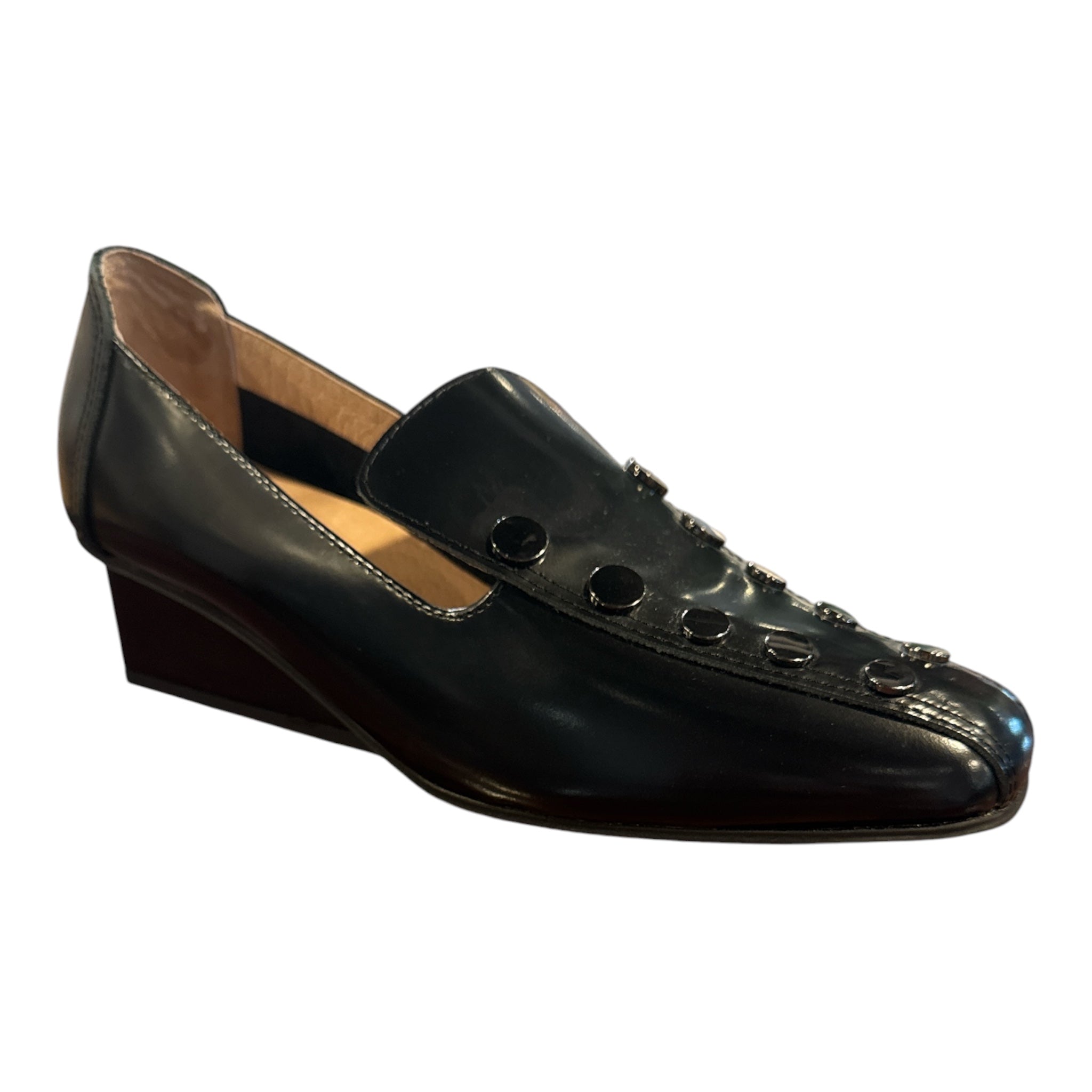 Square Stud Wedge Black