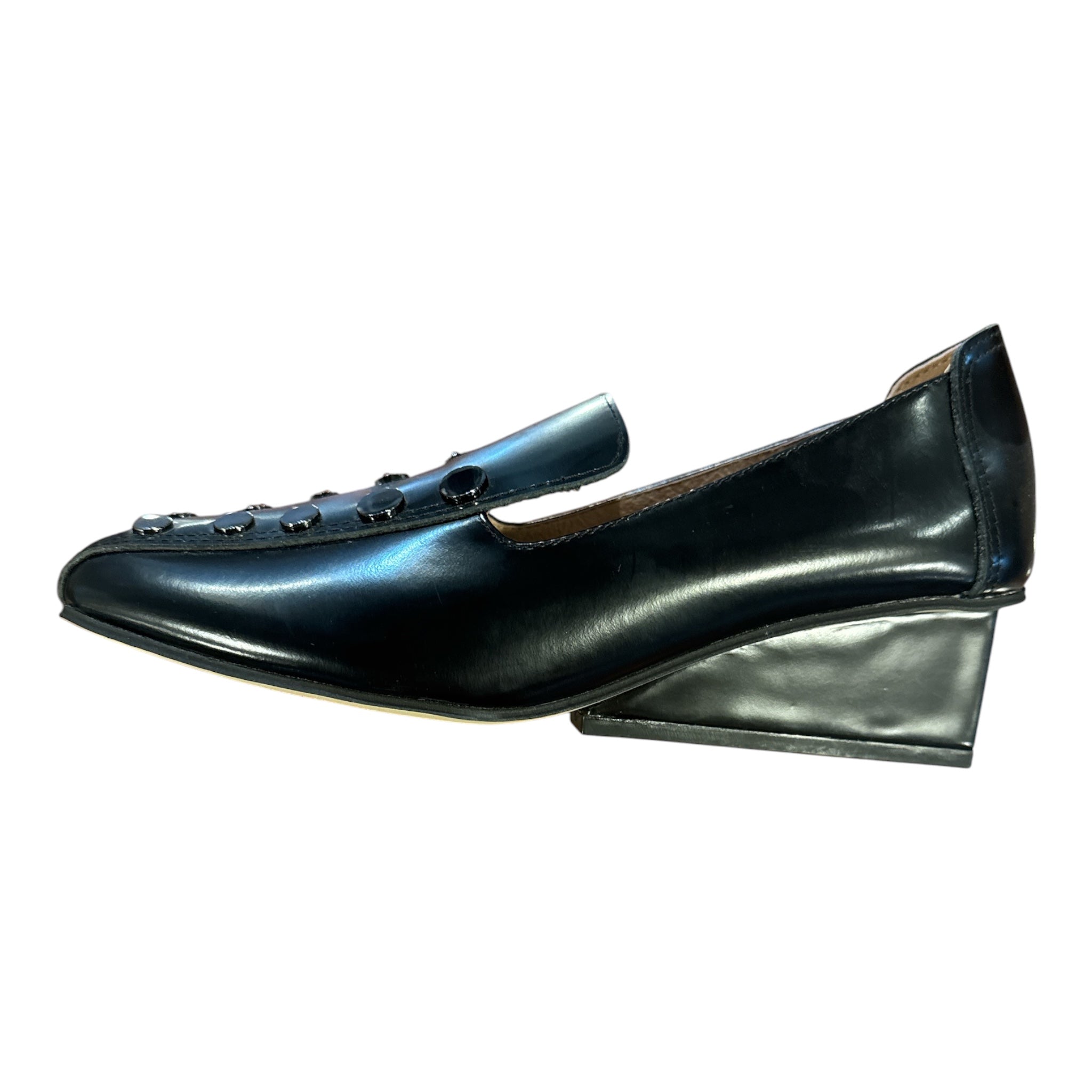 Square Stud Wedge Black