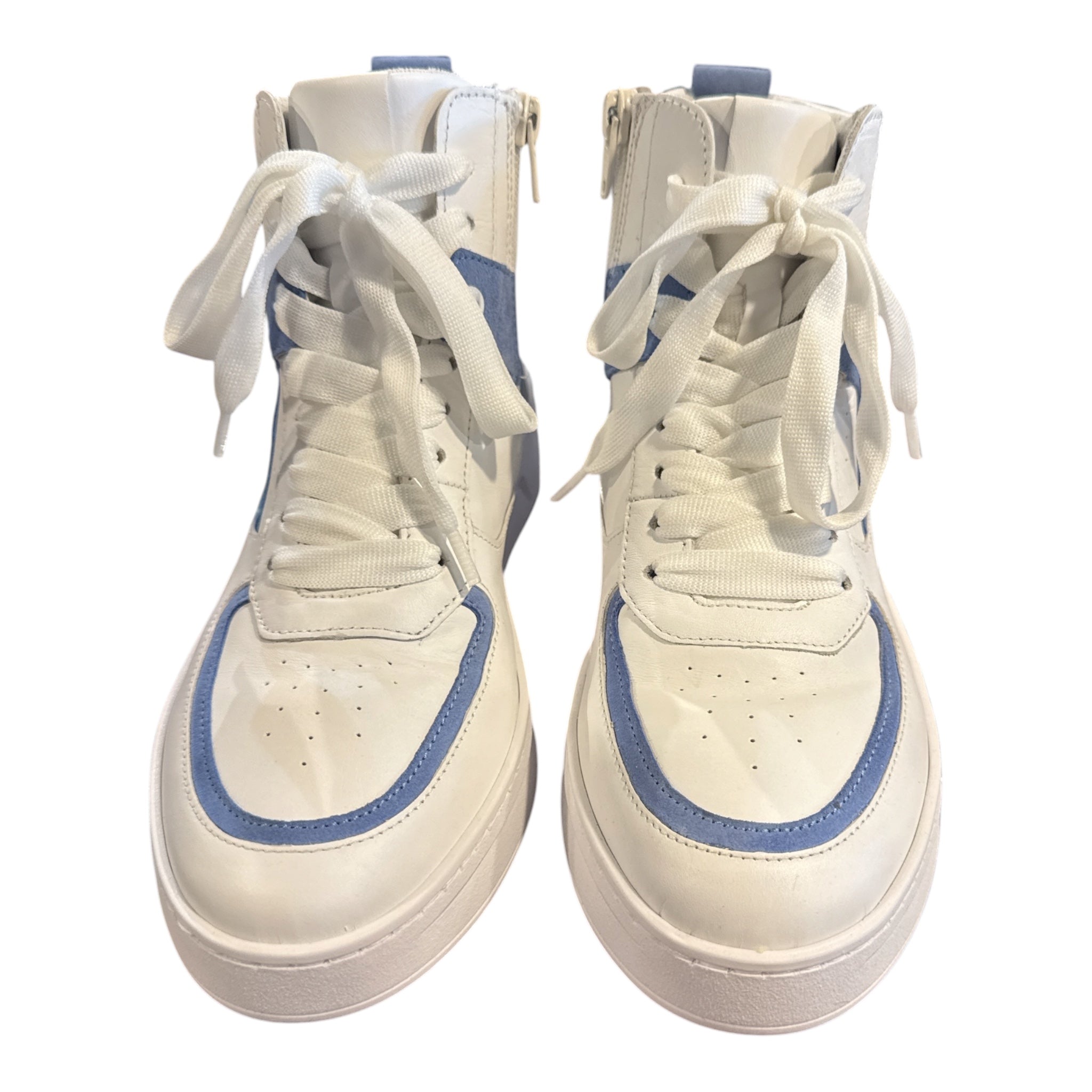 23.181.26 Hi Top Sneaker